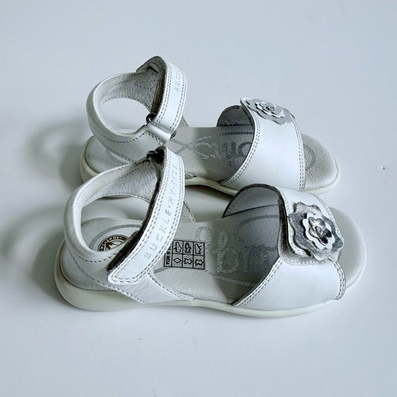 Buckle My Shoe Liris White Floral Embroidered Sandals Silver Leather London New - Picture 4 of 11